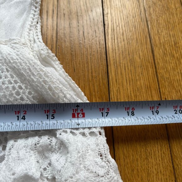 White House Black Market Size L White Sleeveless Tiered Ruffled Tank Sweater Top - Picture 6 of 16